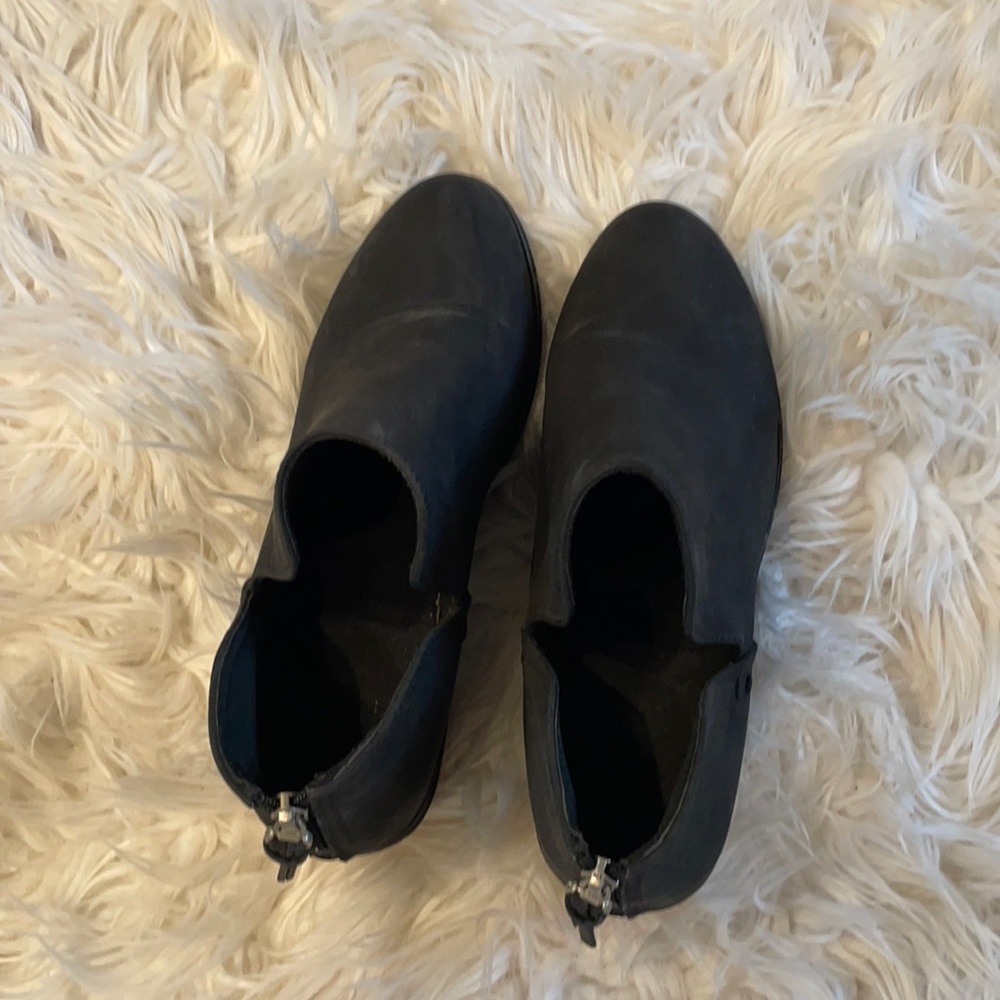black shoes size 7.5 new never worn